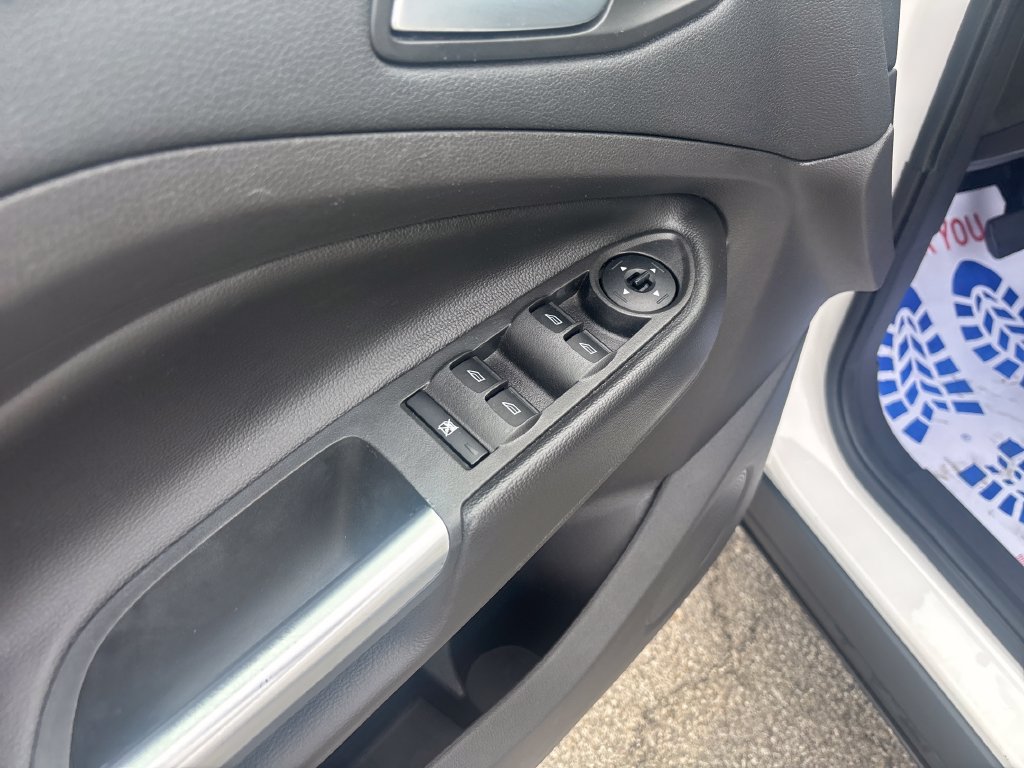 Used 2017 Ford Escape SE AWD/4WD image 15