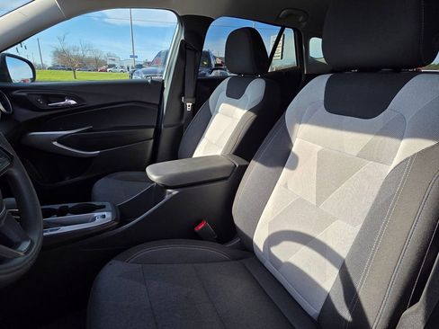 Used 2025 Chevrolet Trax LS image 8