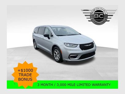 Used 2024 Chrysler Pacifica Limited