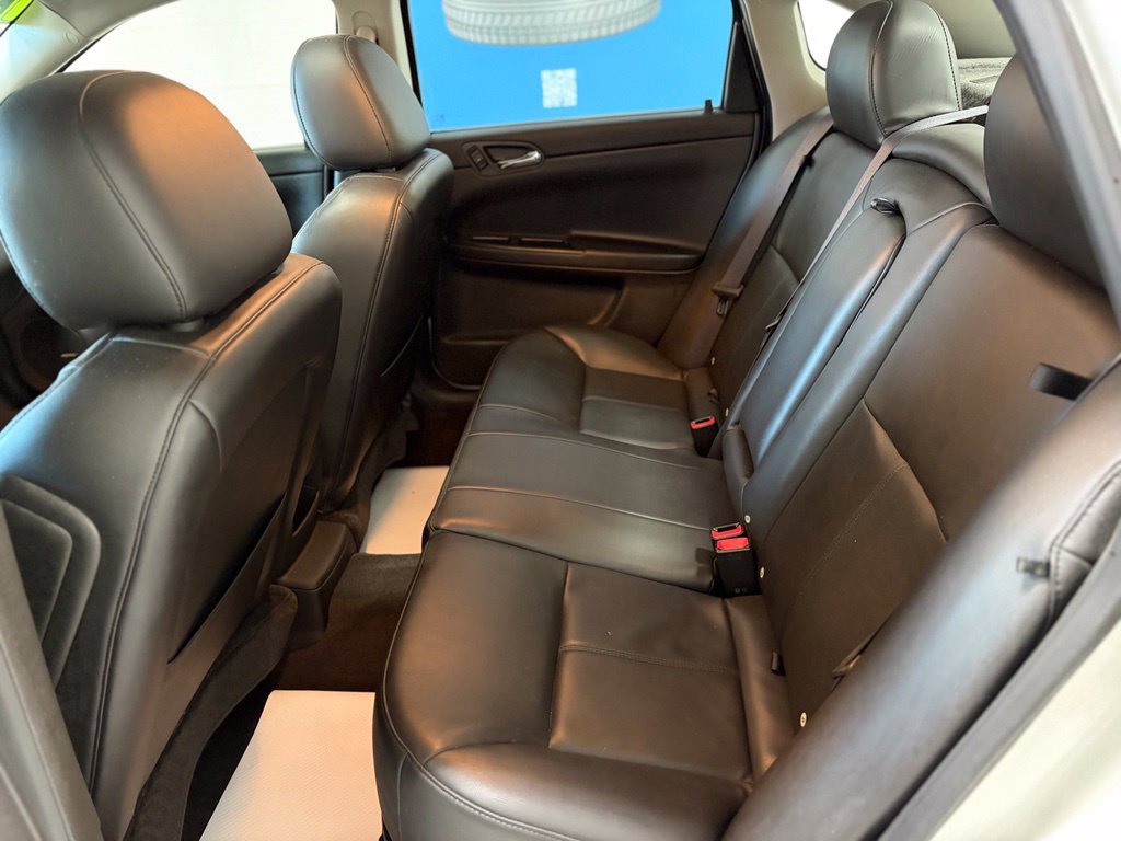 Used 2015 Chevrolet Impala LTZ FWD image 12