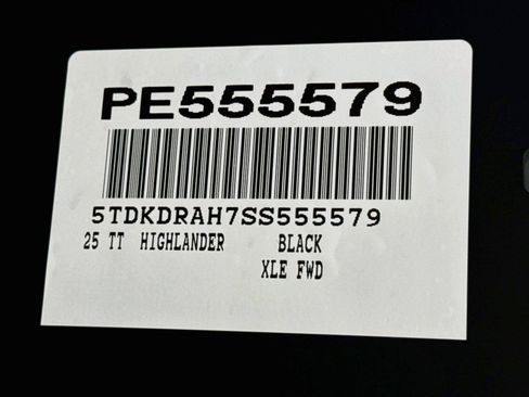 Certified 2025 Toyota Highlander XLE FWD image 46