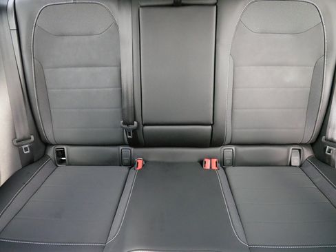 Certified 2023 Volkswagen Taos SE w/ Panoramic Sunroof Package image 13