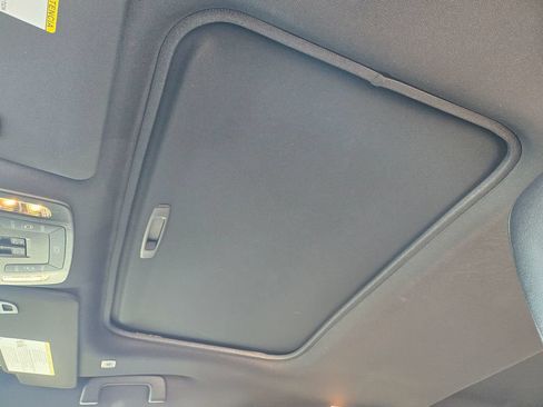 Used 2025 Toyota Sienna XSE w/ XSE Plus Package AWD/4WD image 9