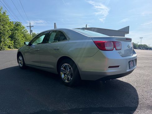 Used 2016 Chevrolet Malibu LT FWD image 11