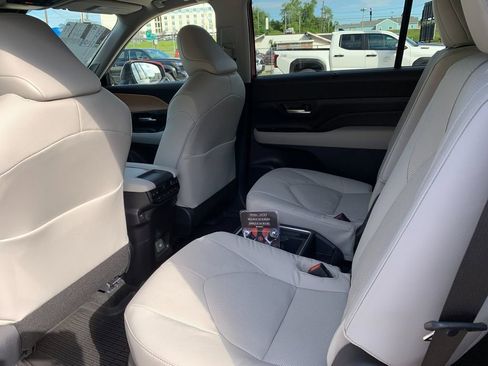 New 2026 Toyota Grand Highlander AWD image 13