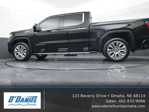 Used 2020 GMC Sierra 1500 Denali w/ Denali Premium Package AWD/4WD image 10