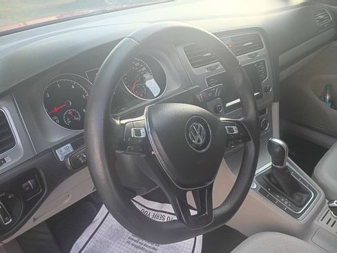 Used 2015 Volkswagen Golf TDI S FWD image 14