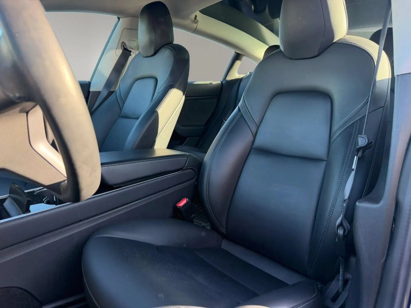 Used 2018 Tesla Model 3 Long Range RWD image 10