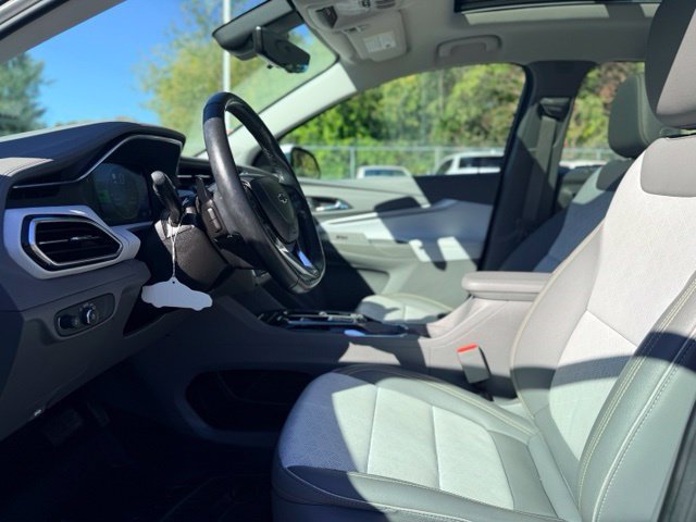 Used 2023 Chevrolet Bolt EUV Premier w/ Sun & Sound Package FWD image 7