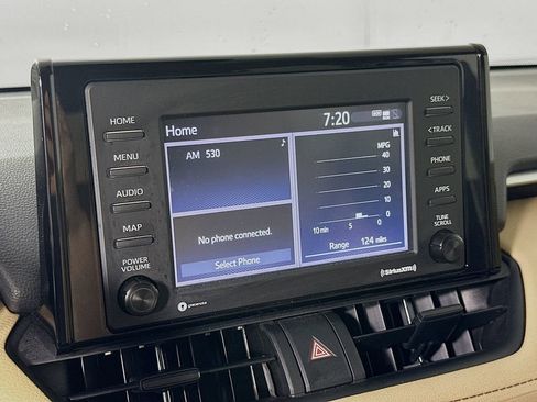 Used 2022 Toyota RAV4 XLE AWD/4WD image 25