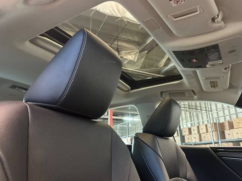 Certified 2020 Lexus ES 300h w/ Premium Package FWD image 16