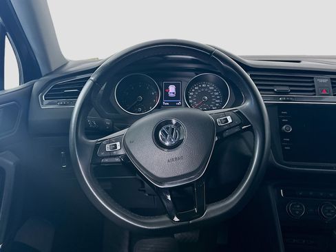 Used 2020 Volkswagen Tiguan SE FWD image 17