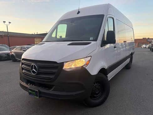 Used 2020 Mercedes-Benz Sprinter 2500 image 1