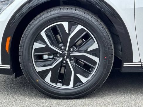 Used 2024 Kia EV6 Wind RWD image 33