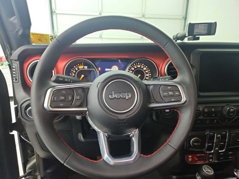 Used 2023 Jeep Wrangler Unlimited Rubicon w/ Cold Weather Group AWD/4WD image 25