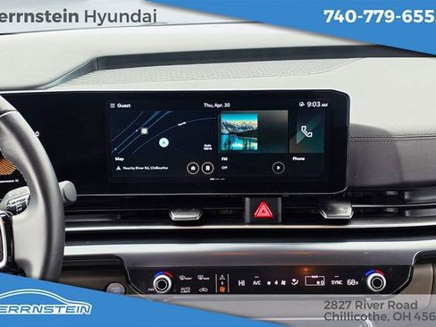 Used 2025 Kia Carnival FWD image 9