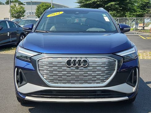 Used 2024 Audi Q4 e-tron Premium AWD/4WD image 8