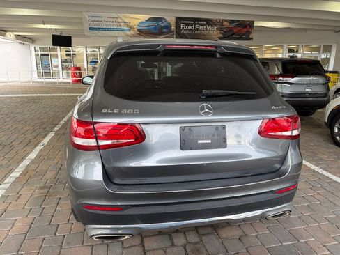 Used 2018 Mercedes-Benz GLC 300 4MATIC w/ Premium Package image 4
