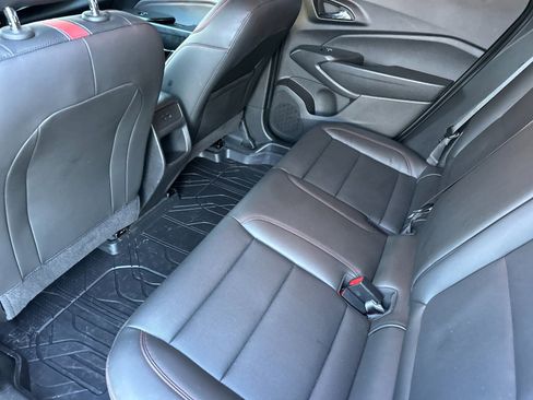 Used 2024 Chevrolet Trax RS w/ Sunroof Package image 12