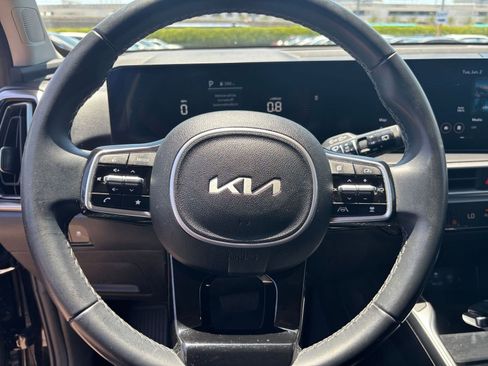 Used 2024 Kia Sorento S FWD image 30