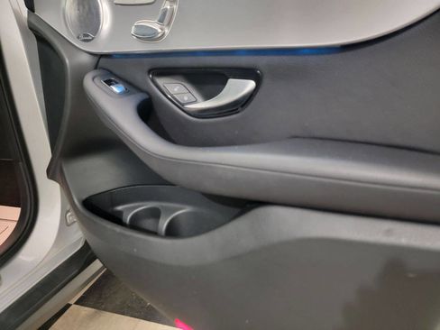 Used 2017 Mercedes-Benz GLC 300 4MATIC image 29