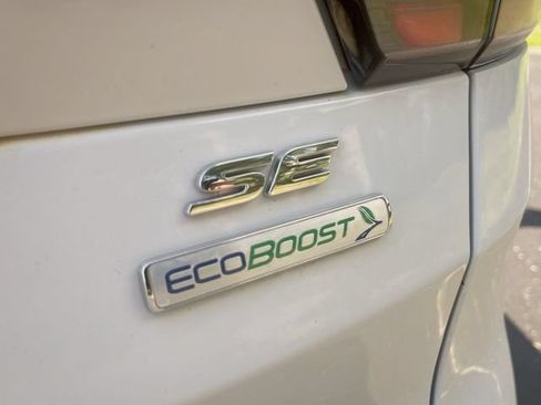 Used 2018 Ford Escape SE FWD image 22