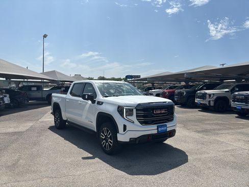 Used 2023 GMC Sierra 1500 AT4 w/ AT4 Premium Package AWD/4WD image 3