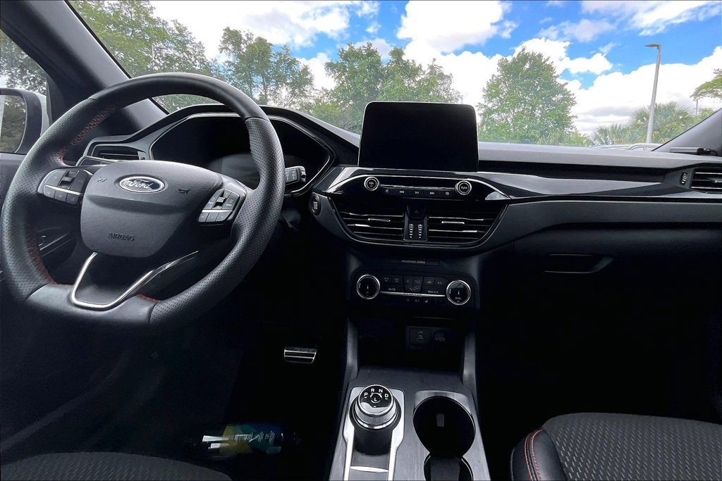 Used 2023 Ford Escape ST-Line Select AWD/4WD image 7