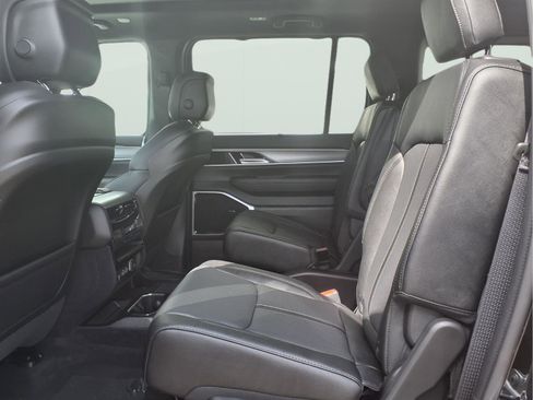 New 2026 Jeep Grand Wagoneer Limited AWD/4WD image 11