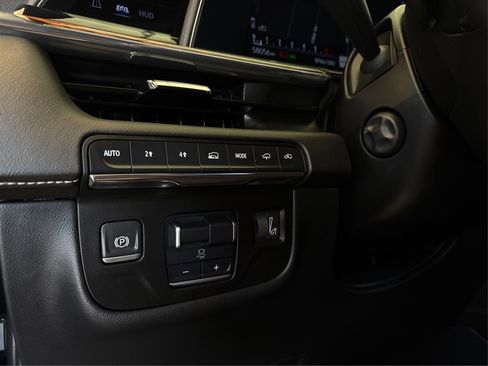Used 2022 Cadillac Escalade Premium Luxury w/ Performance Package image 20