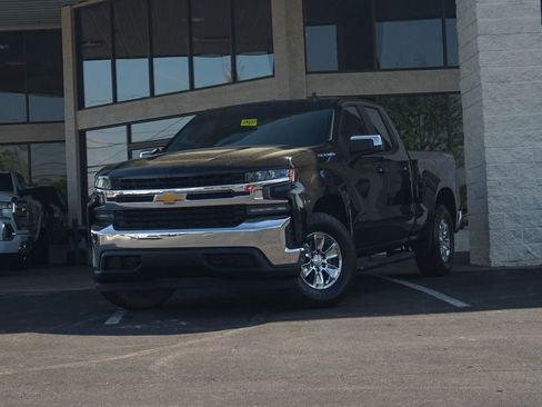 Used 2020 Chevrolet Silverado 1500 LT w/ Trailering Package AWD/4WD image 6