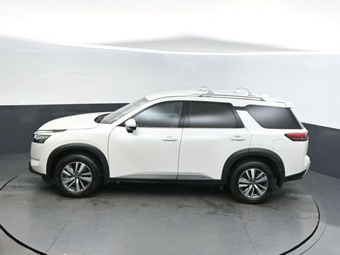 Used 2024 Nissan Pathfinder SL image 33
