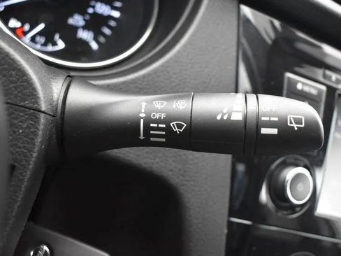 Used 2022 Nissan Rogue Sport S image 26