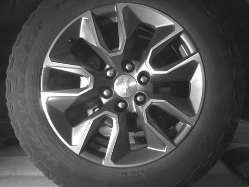 Used 2024 Chevrolet Silverado 1500 LT AWD/4WD image 11