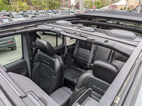 Used 2021 Jeep Wrangler Unlimited Sahara w/ Cold Weather Group AWD/4WD image 22