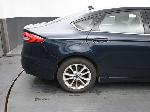Used 2020 Ford Fusion SE FWD image 12