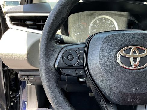 Used 2021 Toyota Corolla LE w/ Carpet Mat Package (TMS) FWD image 10