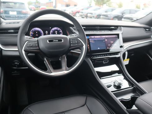 New 2026 Jeep Grand Cherokee Limited AWD/4WD image 2