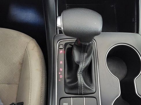 Used 2019 Kia Sorento LX image 19