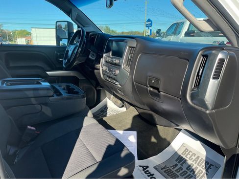 Used 2016 Chevrolet Silverado 2500 LT AWD/4WD image 12
