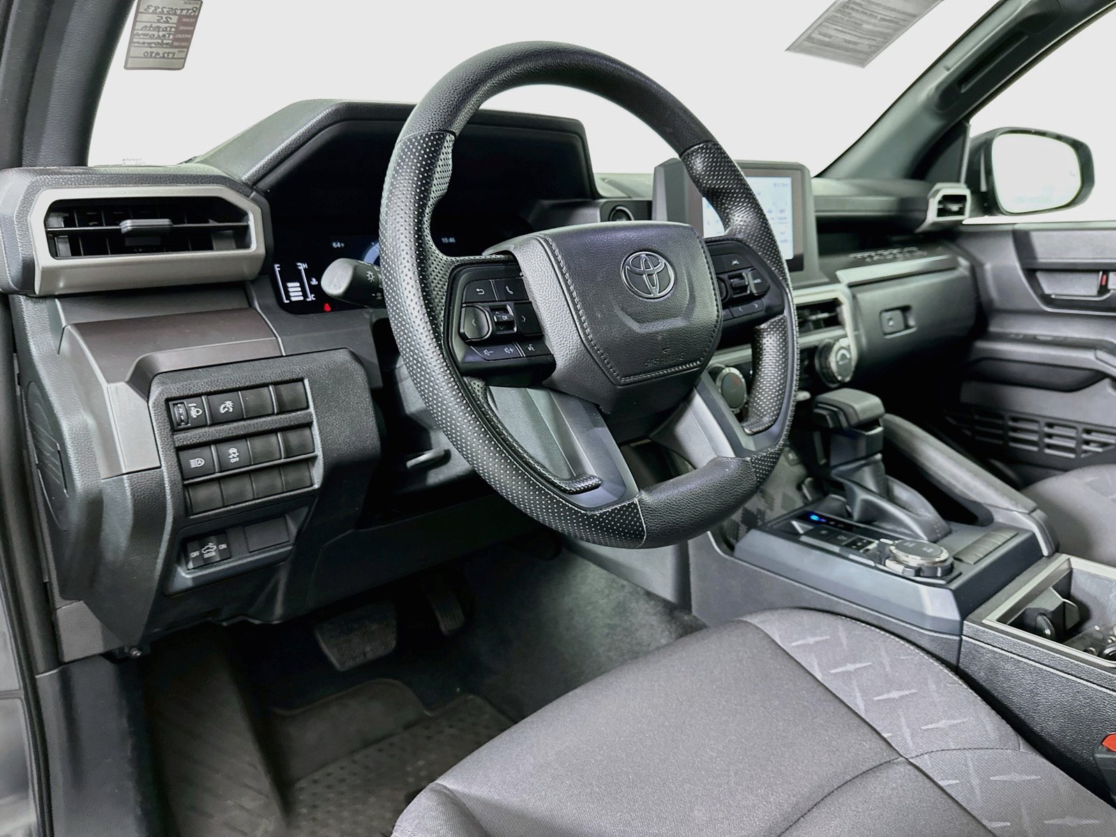 Certified 2025 Toyota Tacoma SR5 AWD/4WD image 9