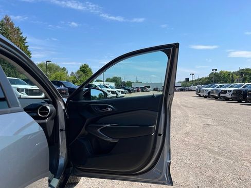 Used 2025 Chevrolet Trax ACTIV FWD image 34