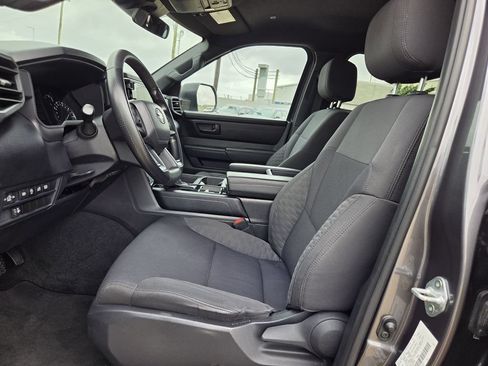 Used 2025 Toyota Tundra SR AWD/4WD image 26