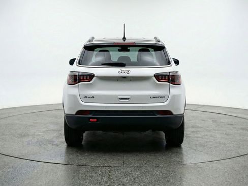 Used 2025 Jeep Compass Trailhawk image 6