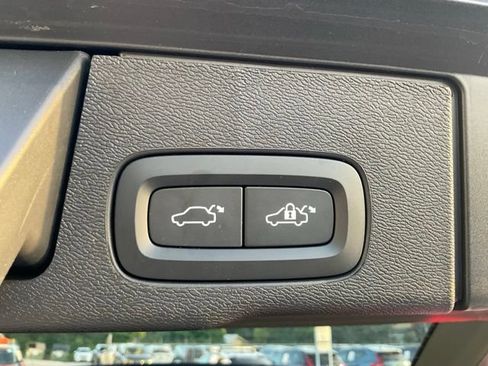 Certified 2023 Volvo XC60 B5 Plus w/ Protection Package Premier FWD image 25