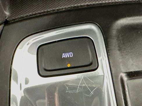Used 2023 Chevrolet Equinox LT w/ Driver Convenience Package AWD/4WD image 17