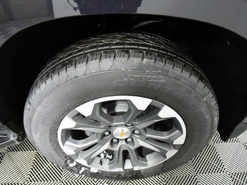 New 2026 Chevrolet Suburban LS image 17