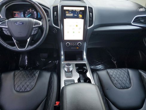 Used 2024 Ford Edge Titanium image 11