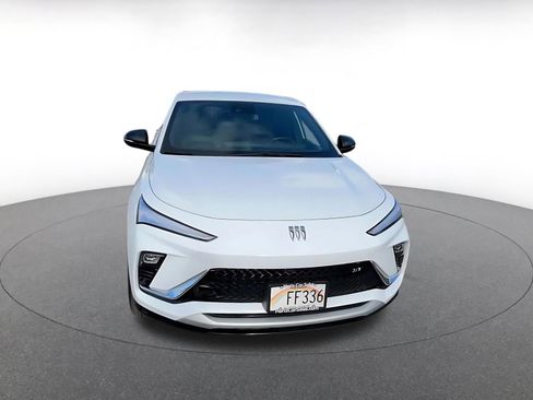 Used 2025 Buick Envista Sport Touring image 4