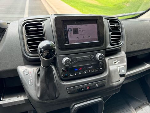 Used 2025 RAM ProMaster 2500 w/ U-Haul Equipment Group FWD image 31